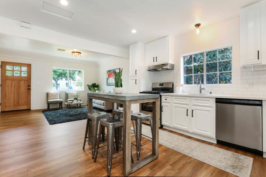 5246 Buchanan St image 4